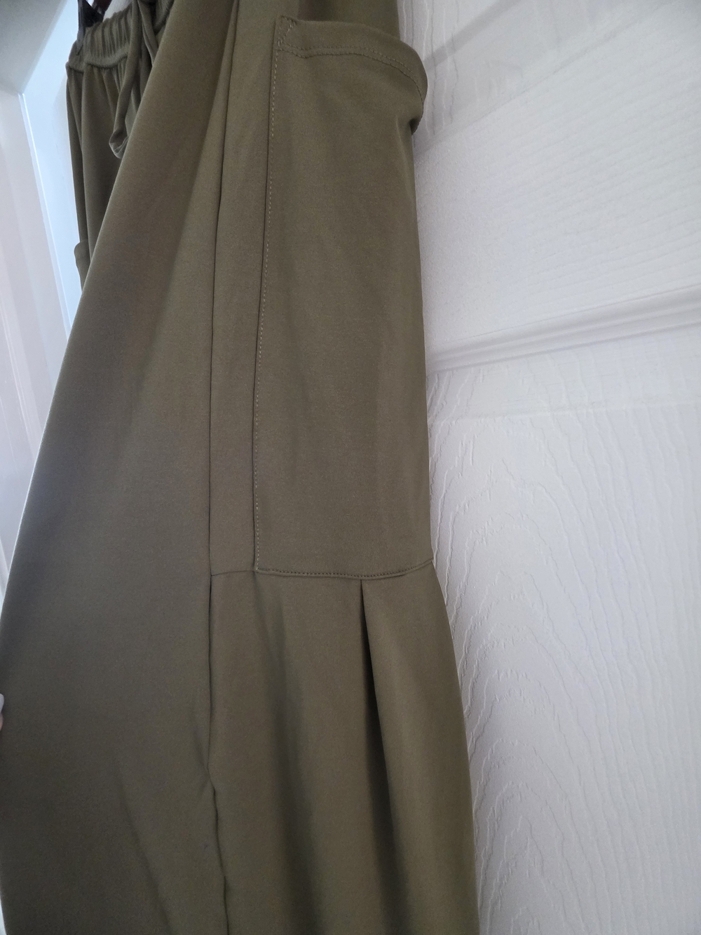 HALARA Wide-Leg Olive Green Drawstring Pocket Pants - Picture 4 of 10